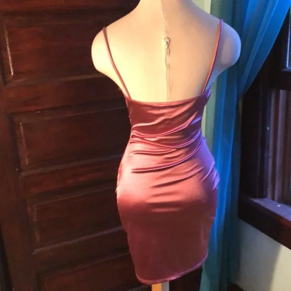 Windsor bodycon dress in mauve/sz Med/ spaghetti straps/ruched/ style #GD l4399 - Picture 7 of 12